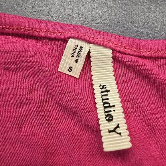 Studio Y Women’s Y2k Tank Top SZ Small Fuchsia Sequence (A30) - Picture 4 of 5